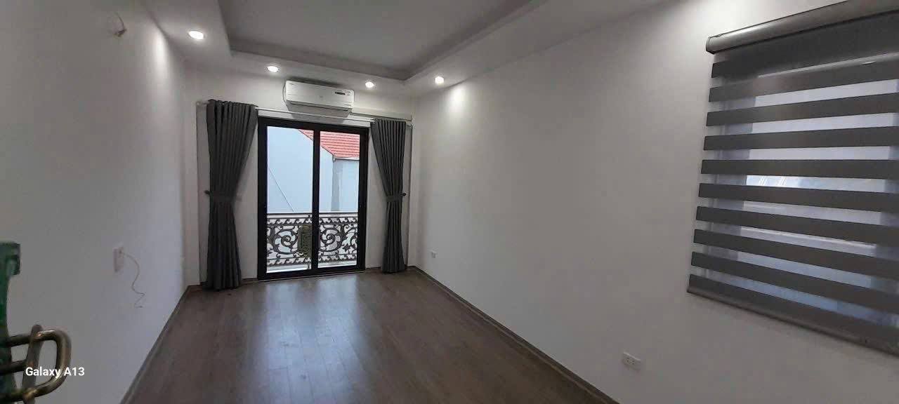 Cho thuê nhà Phố Hưng Phúc, Yên Sở 6 tầng x 35m2, 5 ngủ, 16 Triệu thang máy KD, ở đỉnh - Ảnh 2